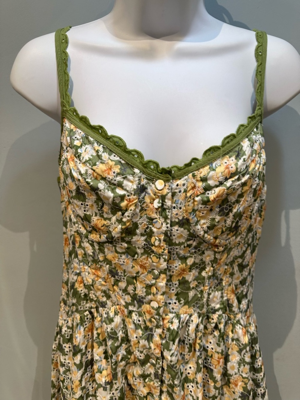 ASTR the Label | Yamila Midi Dress Olive Yellow Floral Eyelet | Medium - Picture 5 of 16